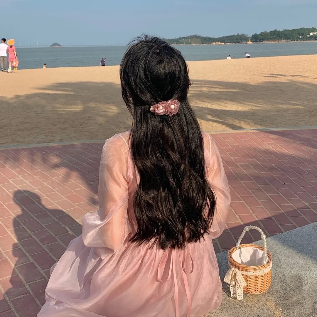看不见的女儿 海报